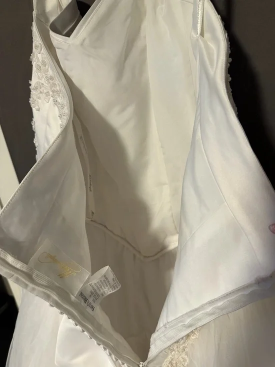 David’s Bridal Ballgown Wedding Dress - Picture 11 of 16